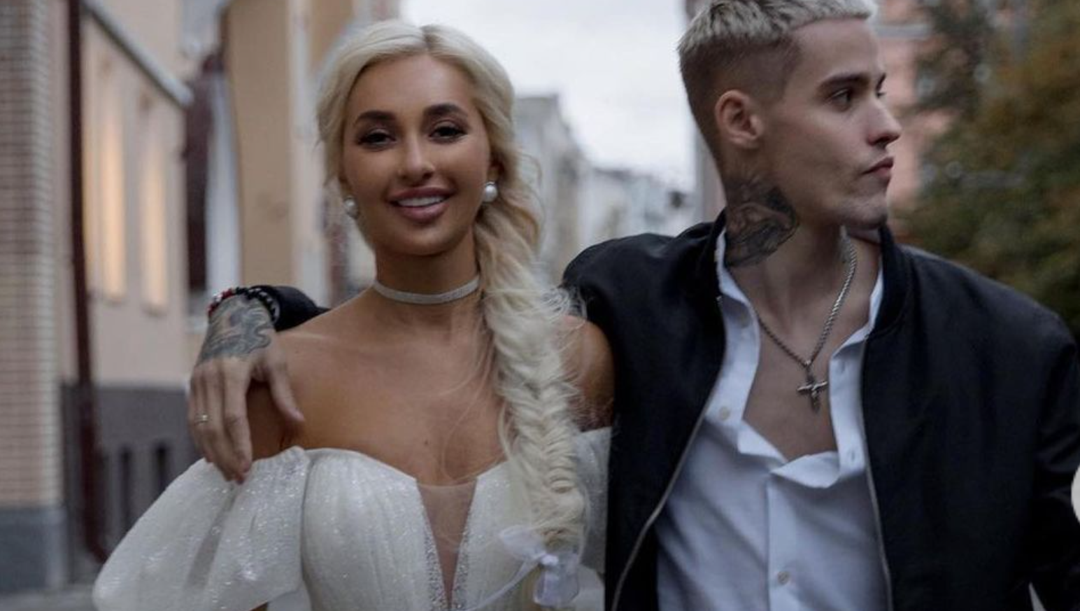 Свадьбы Алёны Савкиной и Анастасии Стецевьят сравнивают в сети