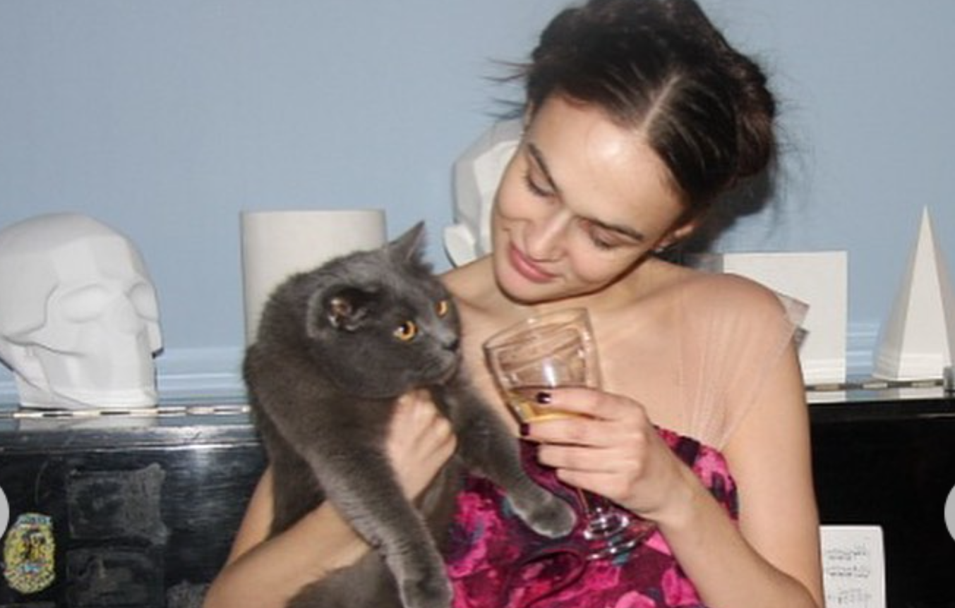 Экс-звезда дома 2 Алёна Водонаева возьмет квартиру в ипотеку для своего кота