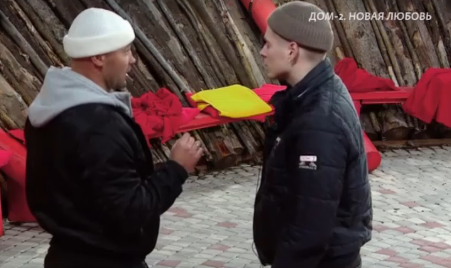 Данила Колесов не оценил юмор Черкасова и нахамил ведущему Дома 2