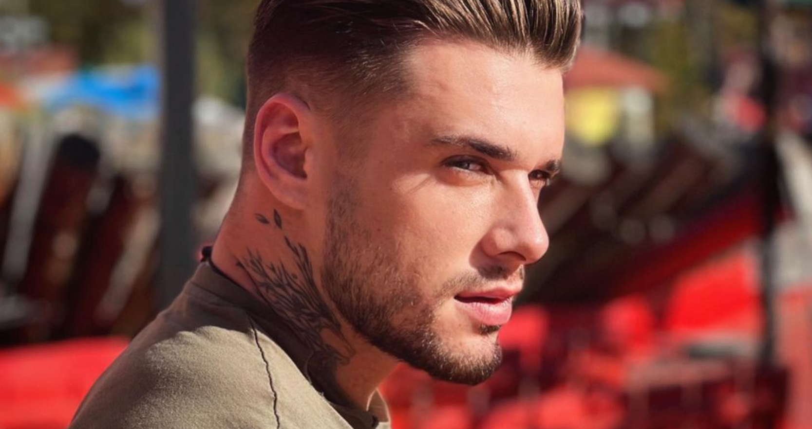 Ромашов в рокерском стиле исполнил песню "Вегас" Максима Моргенштерна Евгений Ромашов в рокерском стиле исполнил песню "Вегас" Максима Моргенштерна