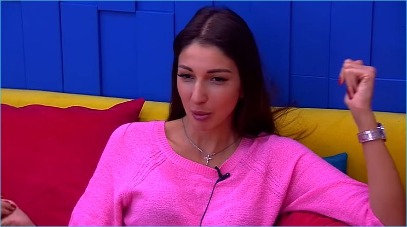 Стало известно почему Яна Захарова срочно вернулась на поляну Дома 2 Стало известно почему Яна Захарова срочно вернулась на поляну Дома 2