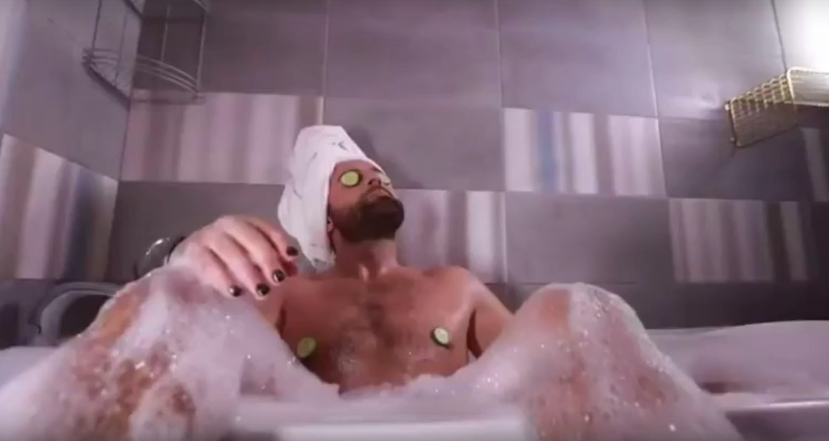 Алексей Адеев отличился во время фотосессии в стиле 