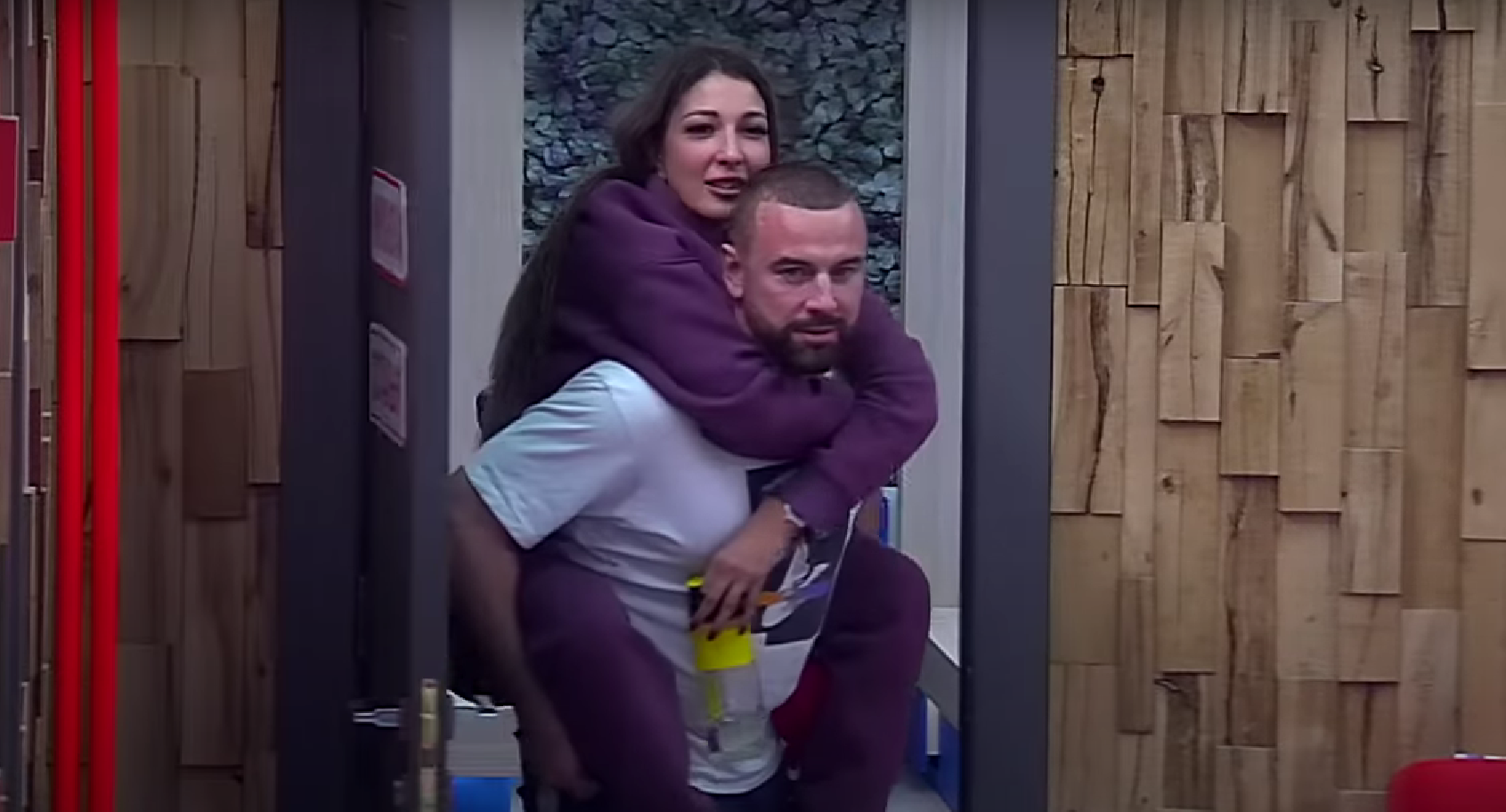 Захарова не понимает, почему её преследует Алексей Адеев