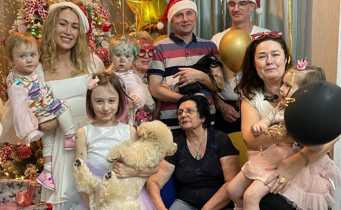 Алёна Ашмарина рассказала о болезни младших дочерей