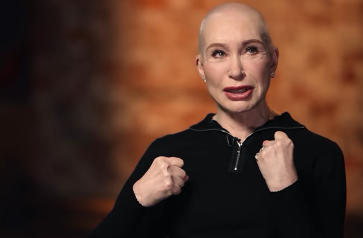 Васильева объяснила своё желание побрить голову в 74 года