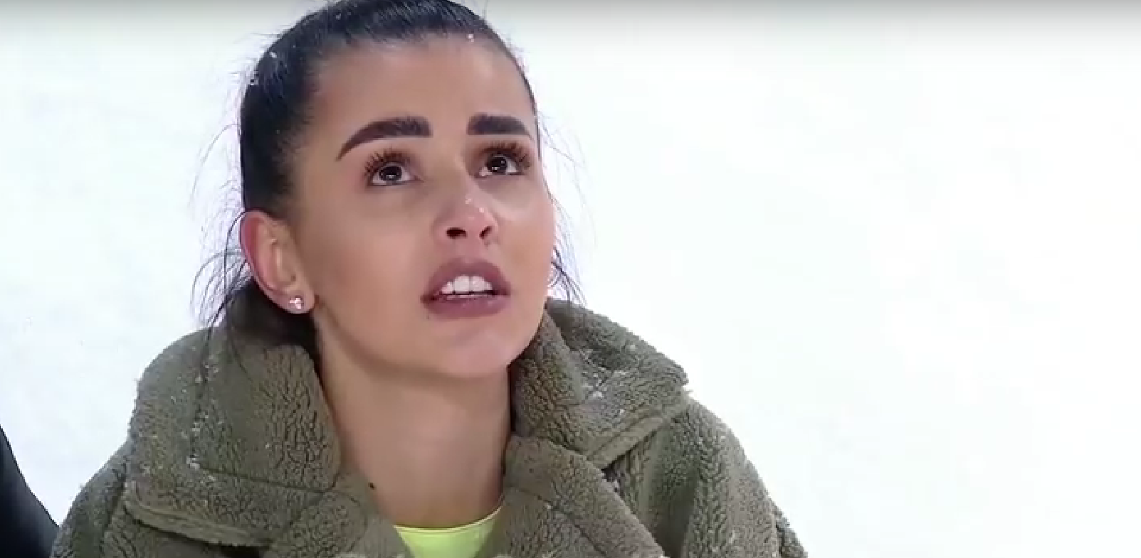 Самая красивая и умная женщина Дома 2 требует у Артёма Гранта кольцо за 300 тысяч