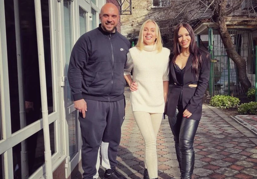 Подписчицы Насти Роинашвили подозревают, что Жемчугов взял тамадой на свадьбу свою бывшую девушку