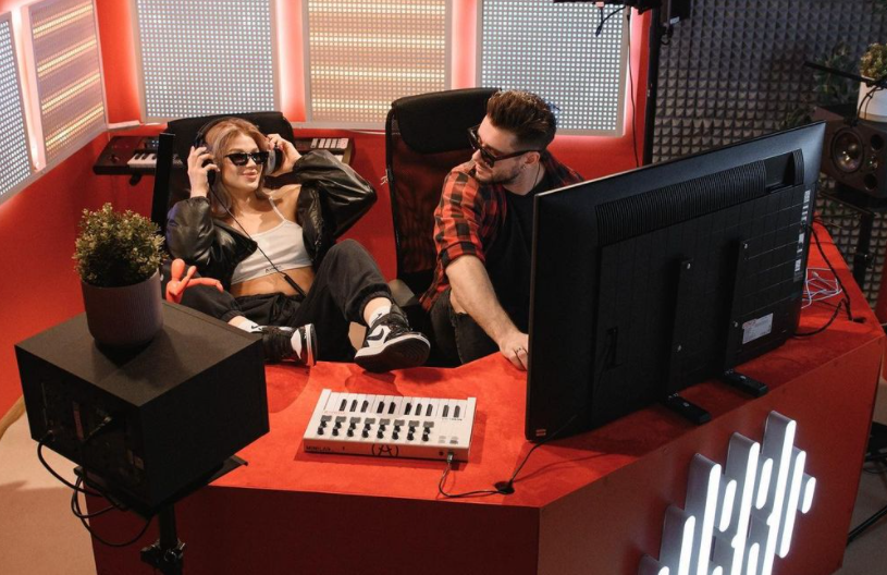 Студия звукозаписи Евгения Ромашова обанкротилась Студия звукозаписи Евгения Ромашова обанкротилась