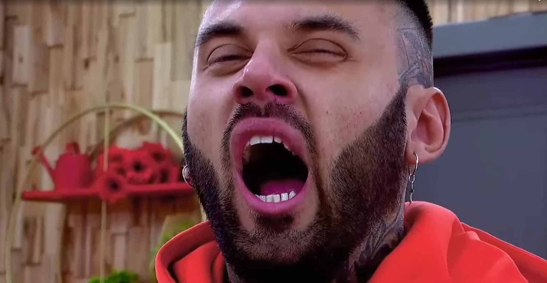 Грант рассказал о потасовке с Владом Дубровским Грант рассказал о потасовке с Владом Дубровским