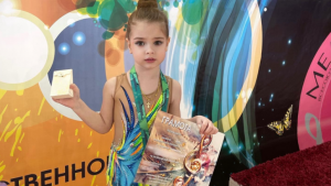 Стало известно, что дочь Ольги Рапунцель заняла второе место на соревнованиях по художественной гимнастике
