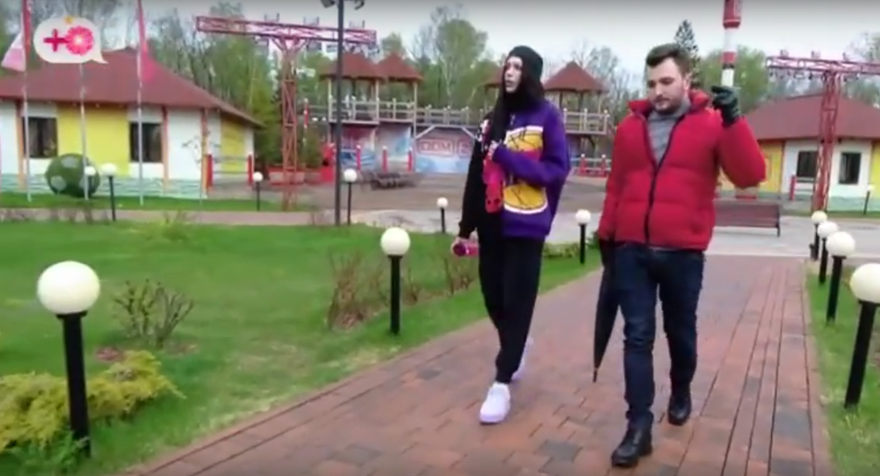 Кадони нашел замену провокатору Захаровой - Соню Спаркс