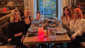 Экс-участницы дома 2 Саша Гозиас и Оксана Стрункина с шампанским и салютами отметили развод Салибековой
