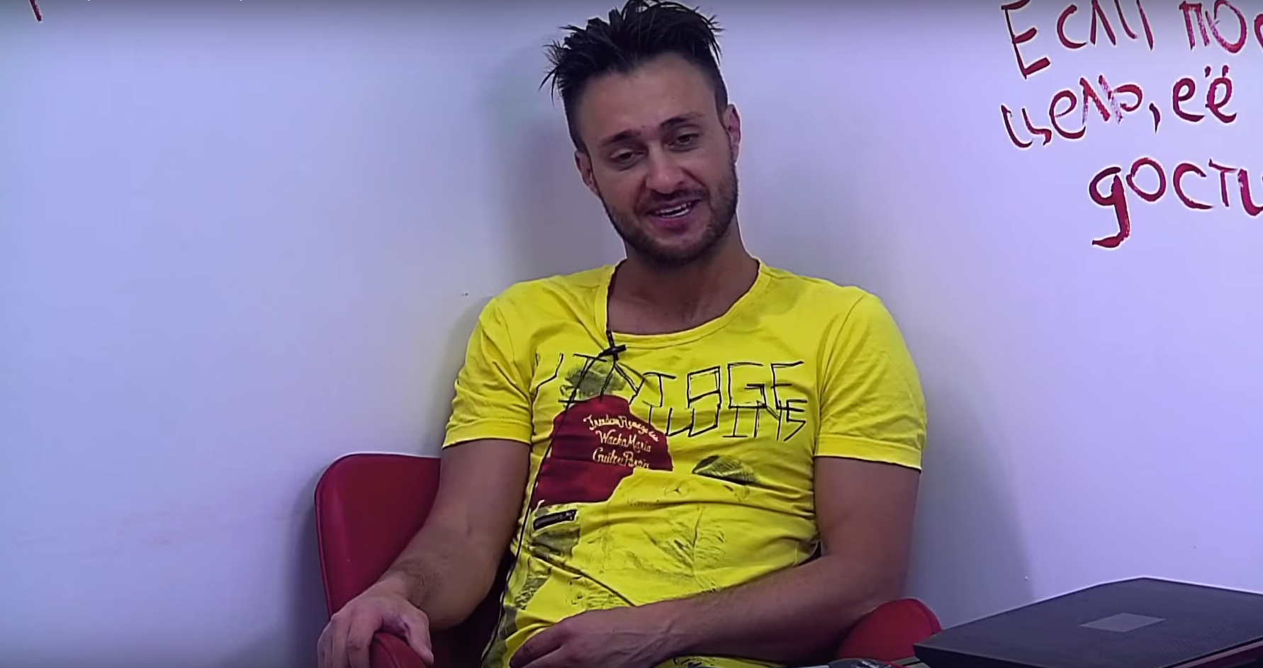 Безус готов драться с Барзиковым, поддержавшим беременную Репину Безус готов драться с Барзиковым, поддержавшим беременную Репину