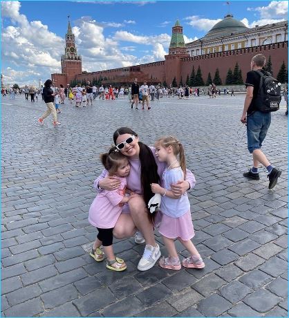 Семья Ольги Рапунцель нашла счастье в мелочах и общении с незнакомцами вместо родни