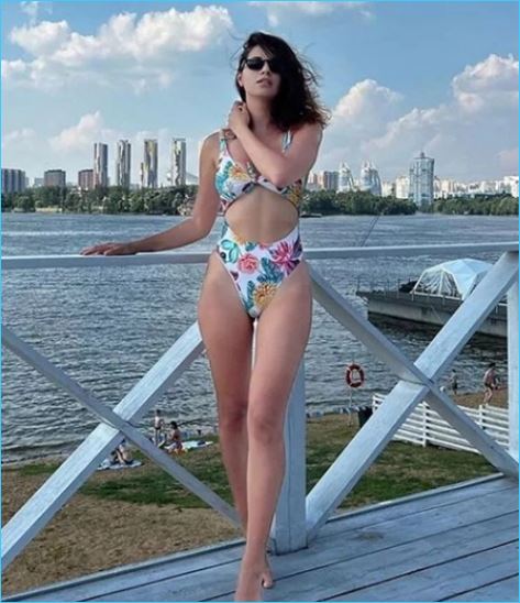 Красивые фигуры Марины Африкантовой и Алианы Устиненко сравнили в сети