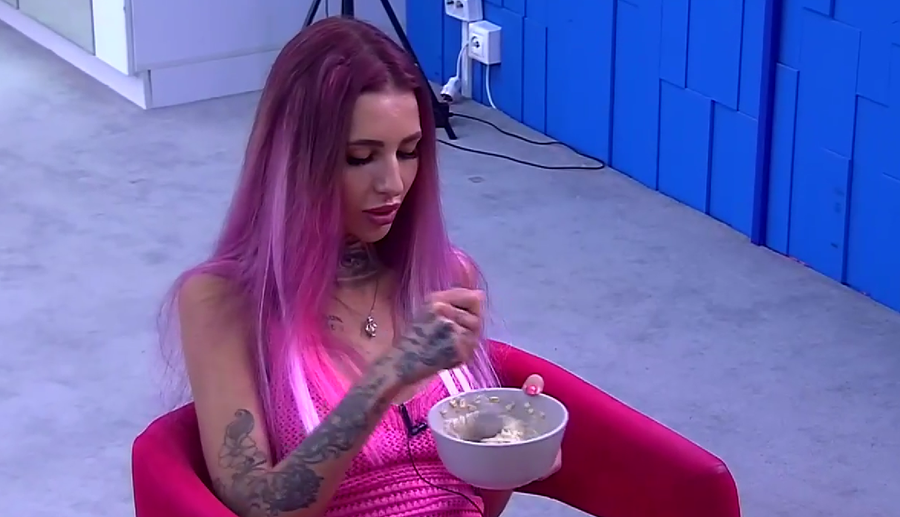 Клавдия Безверхова дождалась на Дом 2 блогера и бойца  Клавдия Безверхова дождалась на Дом 2 блогера и бойца