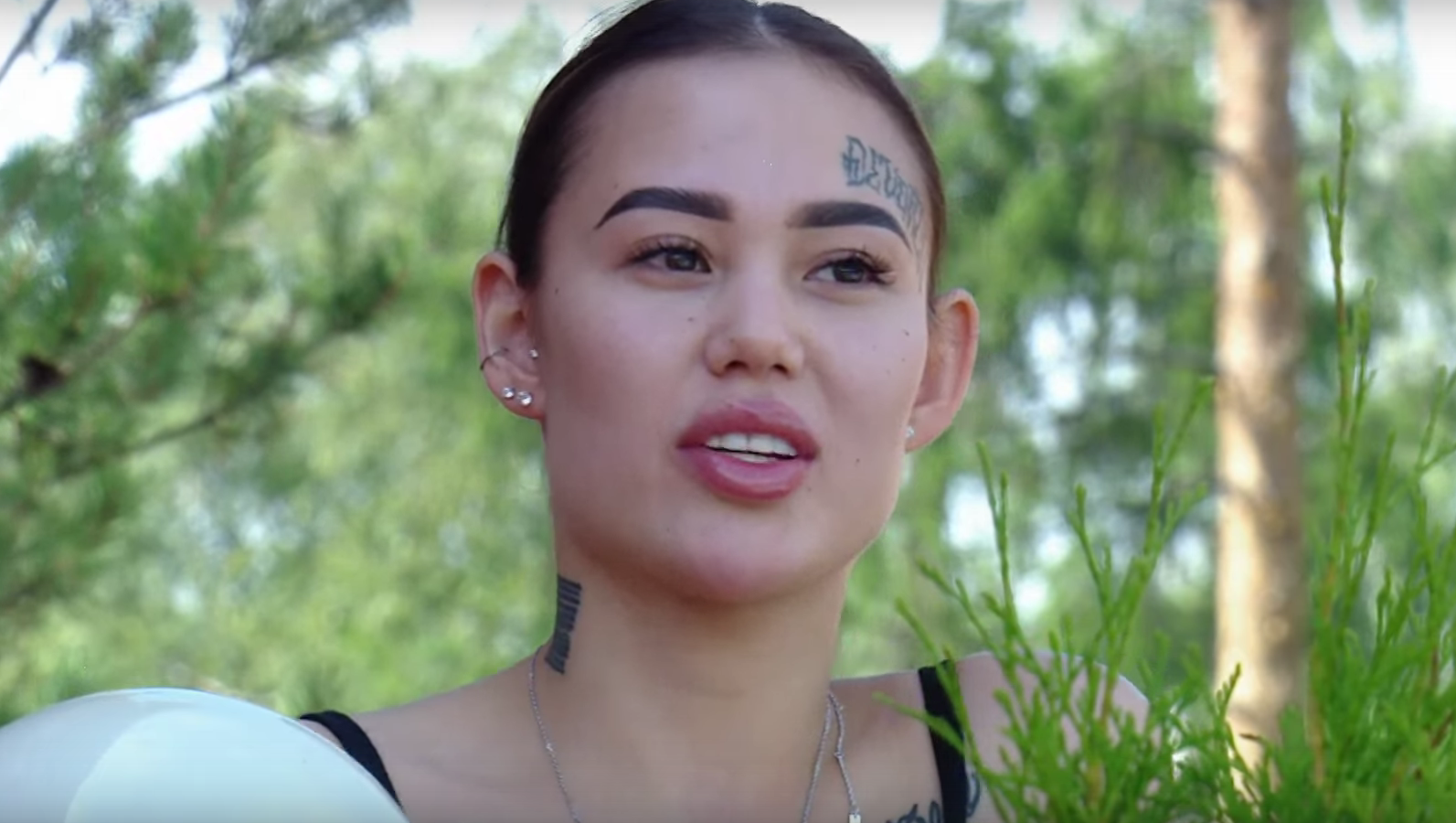 Девушка Артема Гранта Арина Ким оказалась вебкам-моделью Девушка Артема Гранта Арина Ким оказалась вебкам-моделью