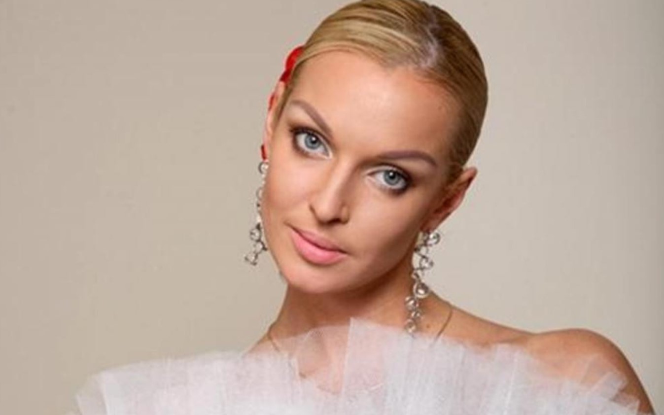 Анастасия Волочкова назвала долги по коммунальным платежам осознанными