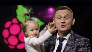 как Ангелина Монах радуется празднику, который ей подарил Меньщиков на день рождения