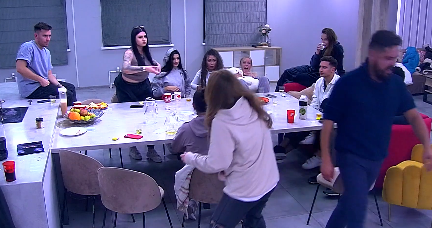 "Довел до слёз" - Влад Дубровский высмеял внешний вид Аделины Макаровой