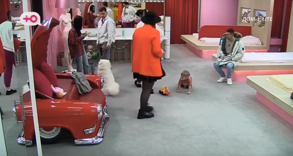 Развлечения с сыном Саши Черно осудили зрители Дома 2