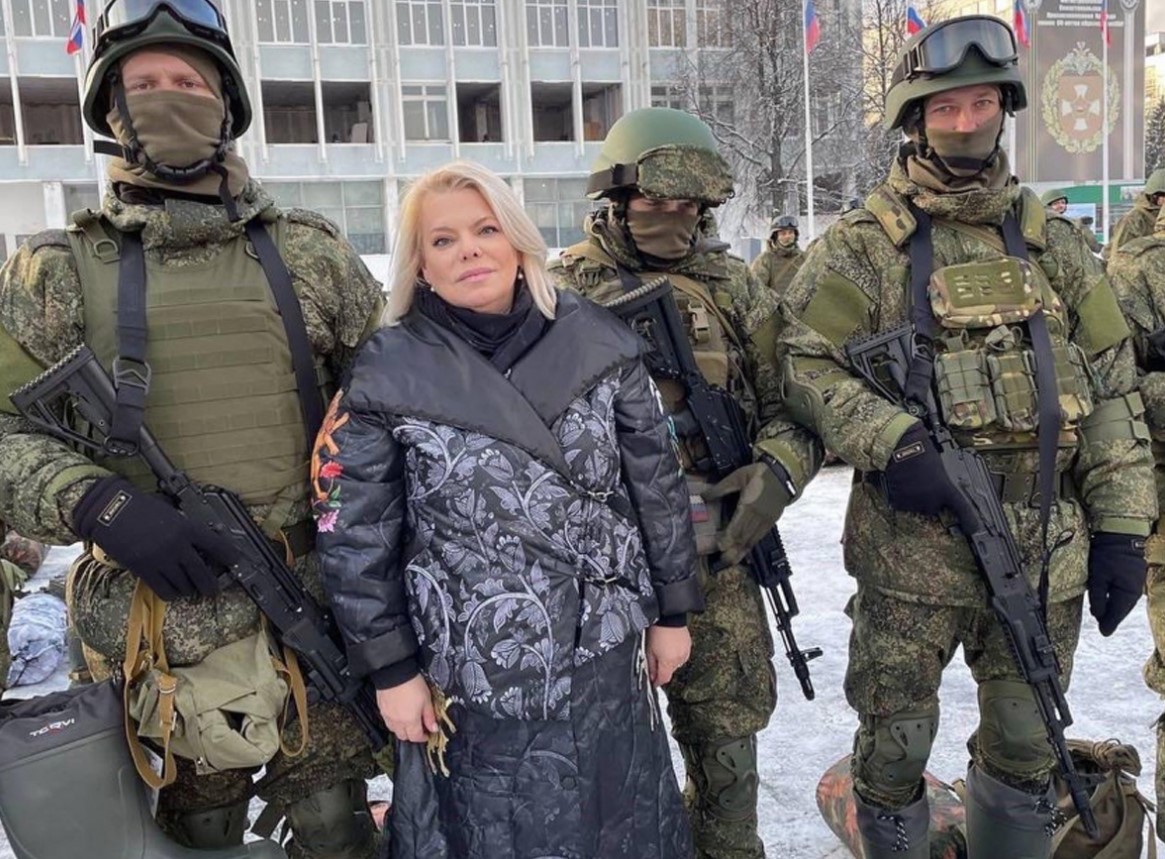 Сын Яны Поплавской ушел на фронт