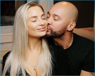 Как Андрей Черкасов порадовал жену Кристину дорогим подарком Как Андрей Черкасов порадовал жену Кристину дорогим подарком