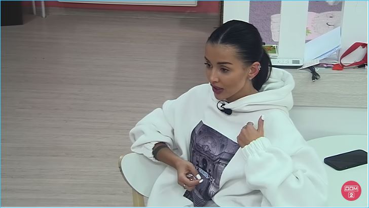 Кристина Бухынбалтэ не теряет надежды стать ведущей Дома 2