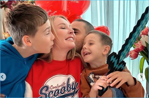 Дарья Пынзарь скромно отметила 37 день рождения в кругу семьи Дарья Пынзарь скромно отметила 37 день рождения в кругу семьи