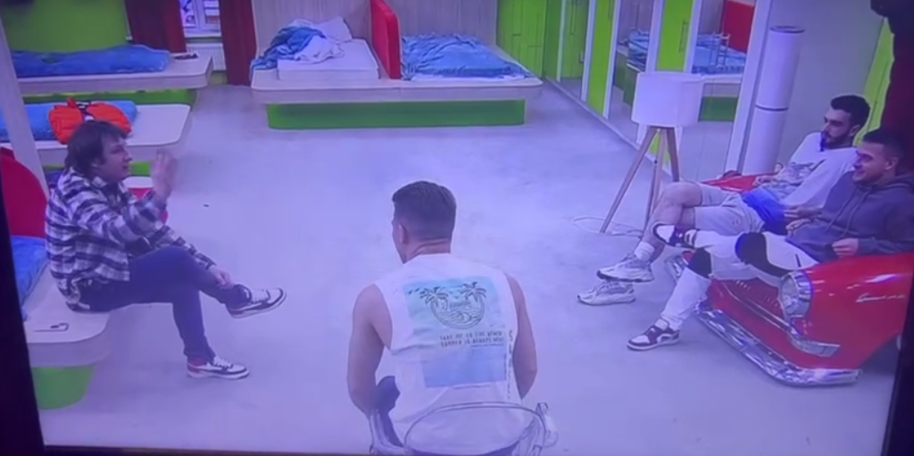 Яббаров приехал на Дом 2 и поддержал Кристину Бухынбалтэ в конфликте с Барзиковым