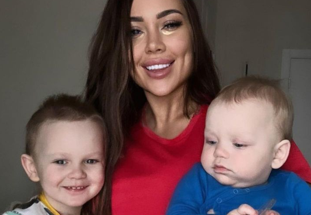 Алёна Рапунцель показала тест с двумя полосками и поделилась радостной новостью Алёна Рапунцель показала тест с двумя полосками и поделилась радостной новостью