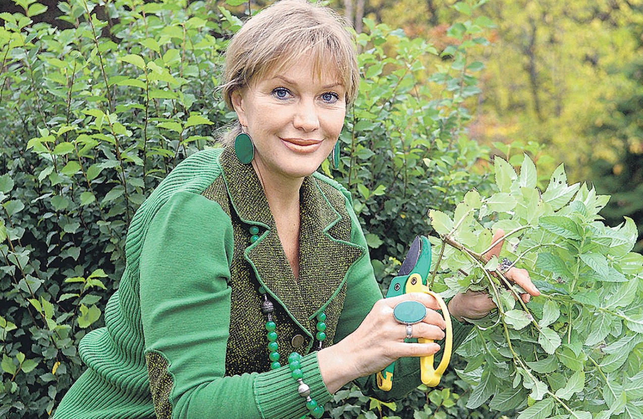 Елена Проклова прокомментировала отмену спектакля с Хаматовой в главной роли