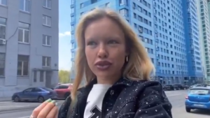 Настя Петраковская отомстила Гориной за сбритые брови
