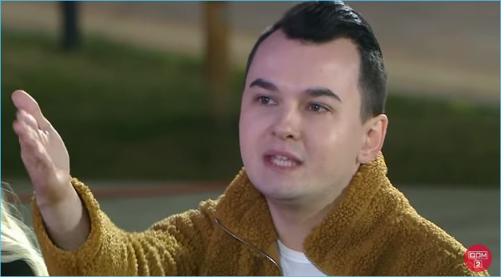 Антон Беккужев и зрители Дома 2 видят лицемерие Элины Рахимовой Антон Беккужев и зрители Дома 2 видят лицемерие Элины Рахимовой