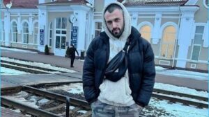 как Артем Грант не хочет возвращаться на Дом 2, так как не ест колбасу