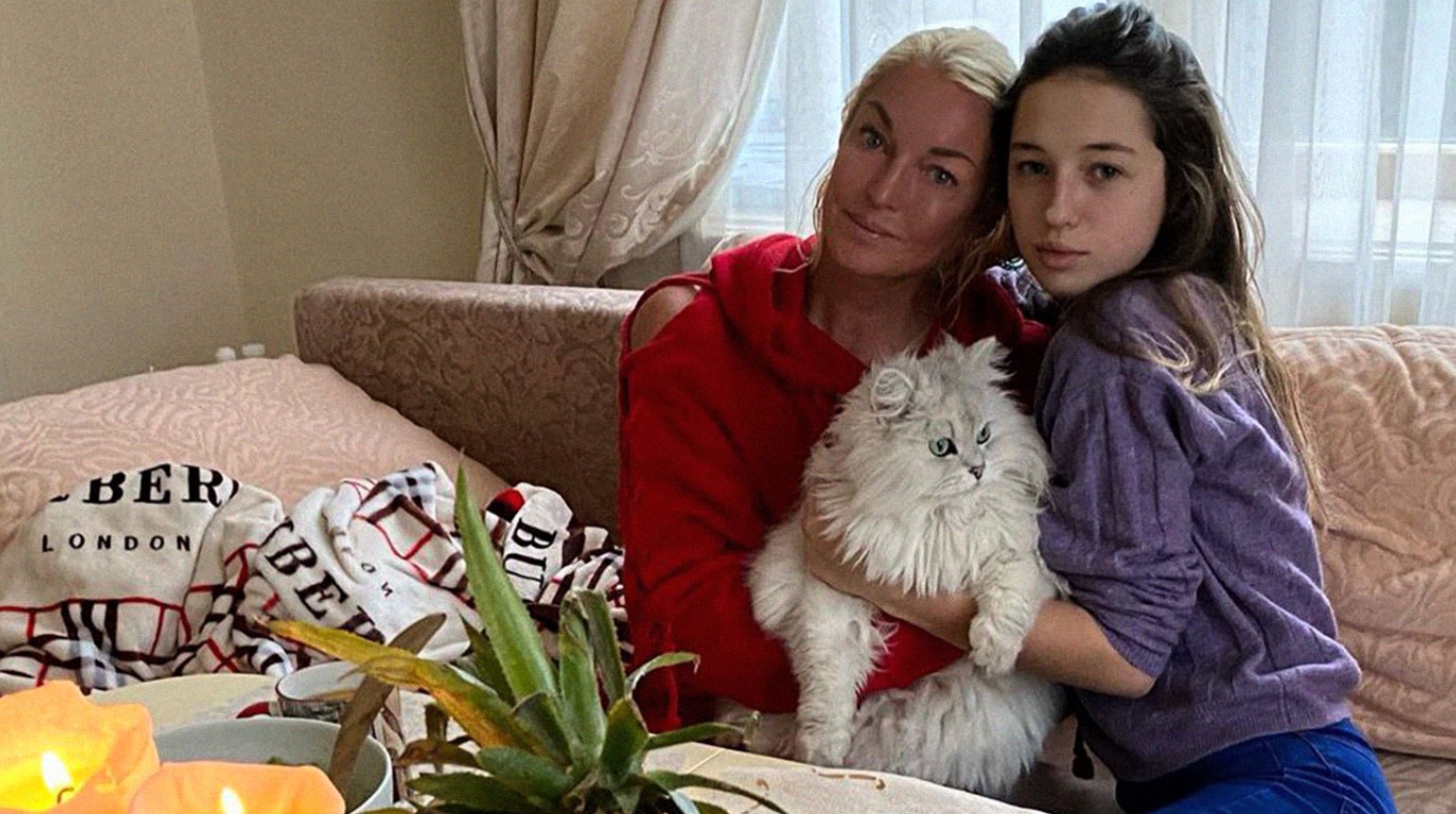 Анастасия Волочкова собирается прийти на выпускной бал своей дочери
