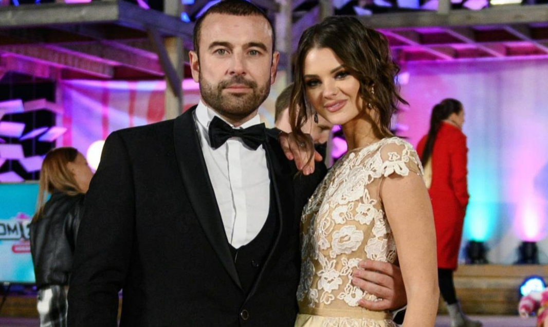 Алексей Адеев сделал предложение Анне Самониной Алексей Адеев сделал предложение Анне Самониной