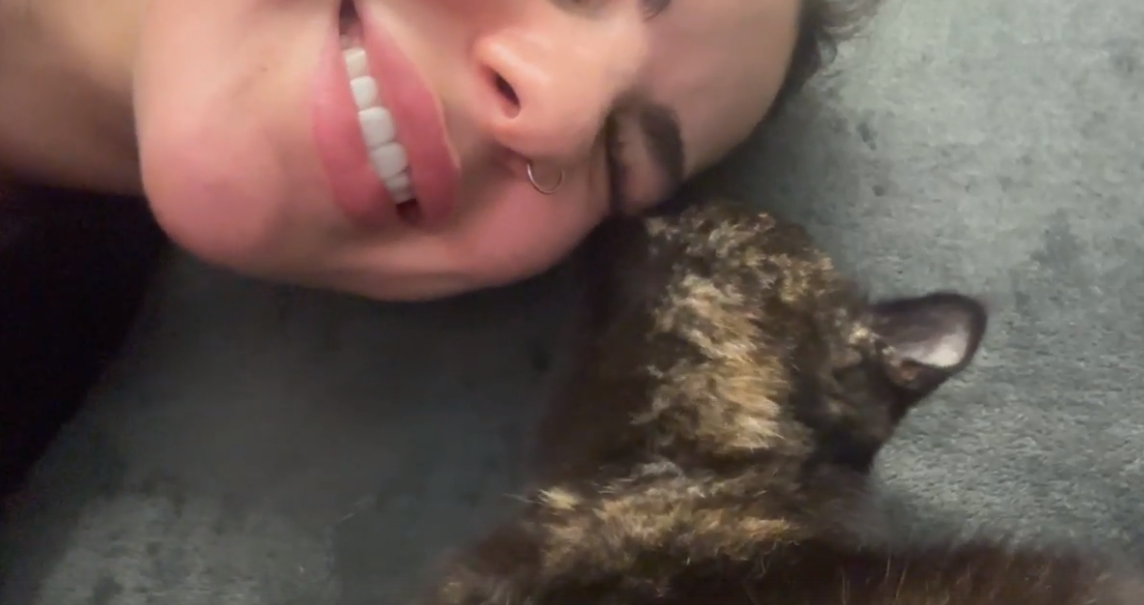 "Бабушкин ремонт": Алёна Опенченко, как и Черно, жалуется на проблемы с жильём в Москве