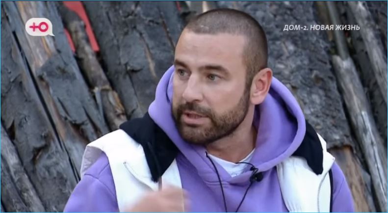 Алексей Адеев выступает за семью, Самониной нужны деньги