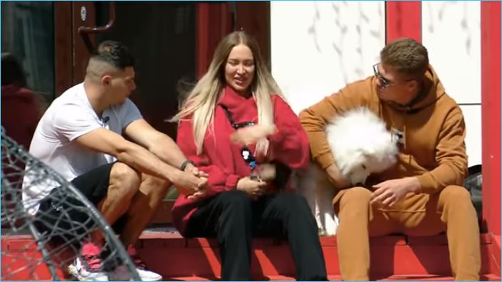 Нелли Ермолаеву, поддерживающую Полыгалову, напрасно осуждают зрители Дома 2 Нелли Ермолаеву, поддерживающую Полыгалову, напрасно осуждают зрители Дома 2