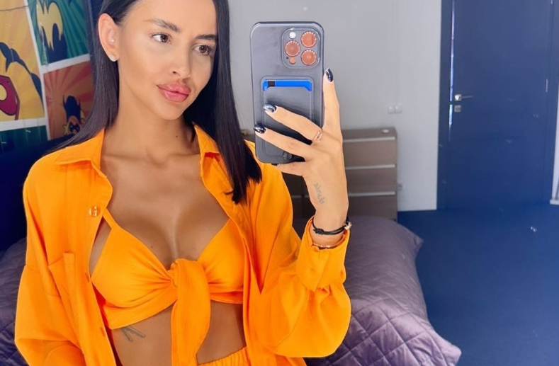 Бухынбалтэ согласна провести отпуск в Париже, а не в Турции с Либерж Бухынбалтэ согласна провести отпуск в Париже, а не в Турции с Либерж