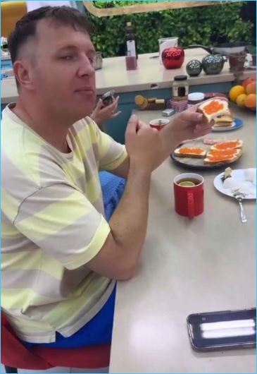 Илье Яббарову желают наесться впрок перед уходом из Дома 2, раз Кпадону намерена его засудить