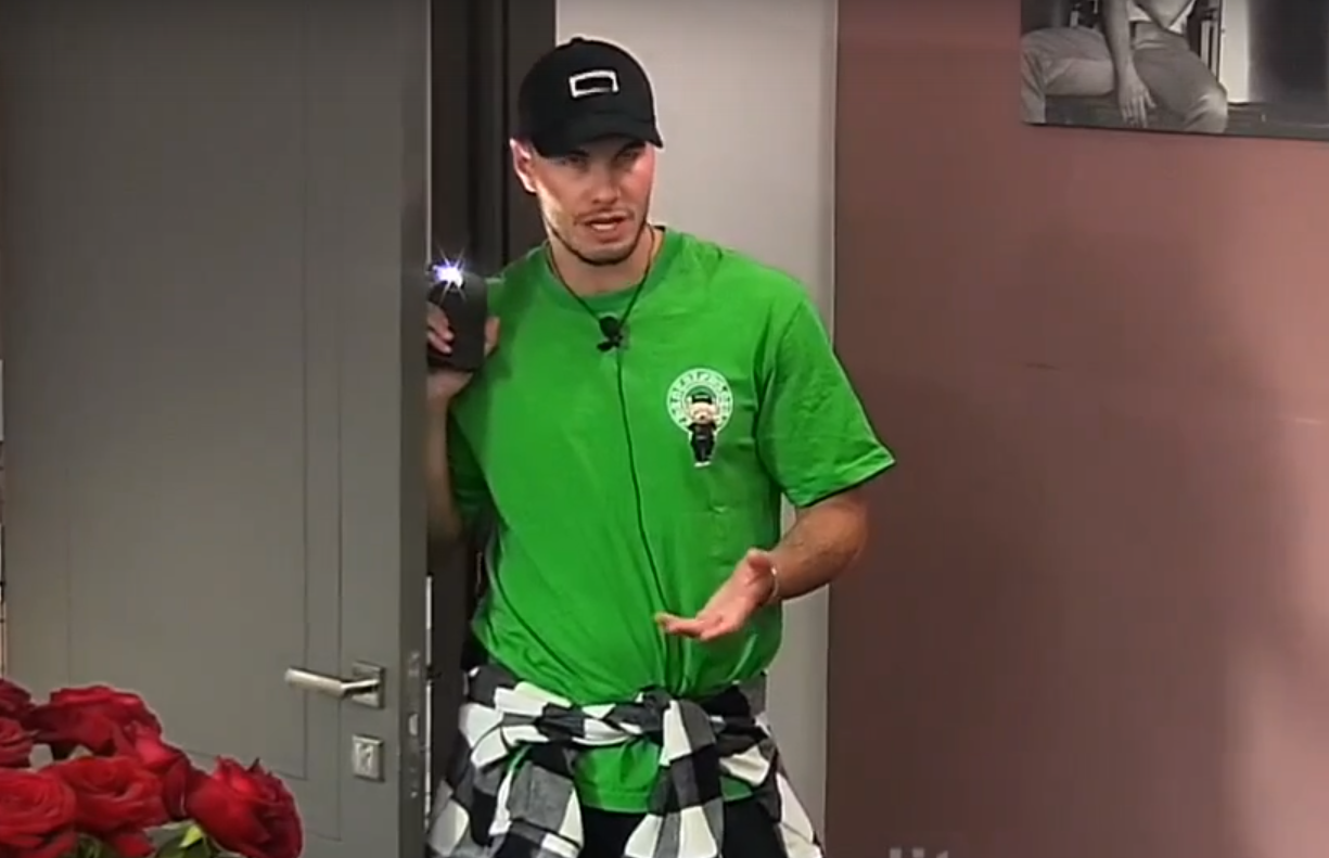 Окрыленная успешными провокациями Настя Голд "обожглась" об Хорошева