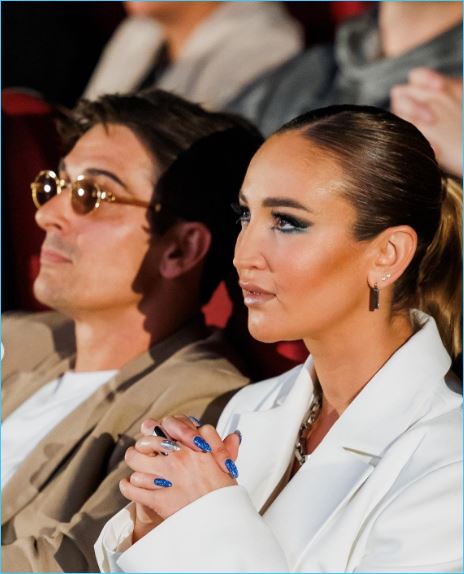 Против Ольги Бузовой настроены фанатки Стаса Бондаренко из-за постельной сцены Против Ольги Бузовой настроены фанатки Стаса Бондаренко из-за постельной сцены