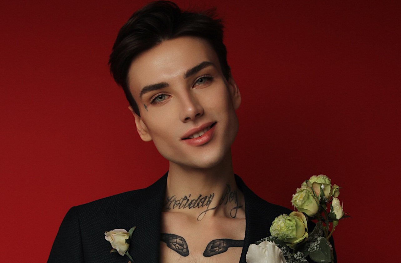 Тиктокеру Xolidayboy вручили повестку в армию