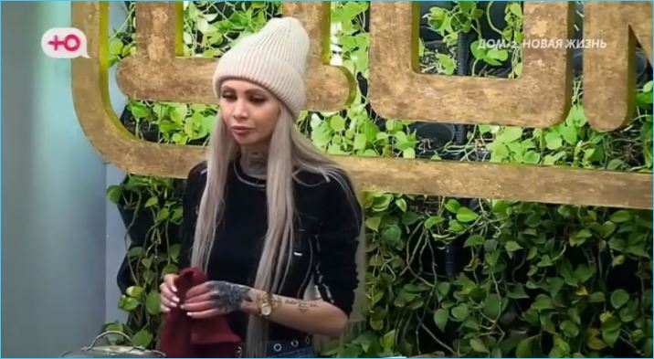 Клавдия Безверхова стала участницей Дома 2 и подралась с Элиной Рахимовой