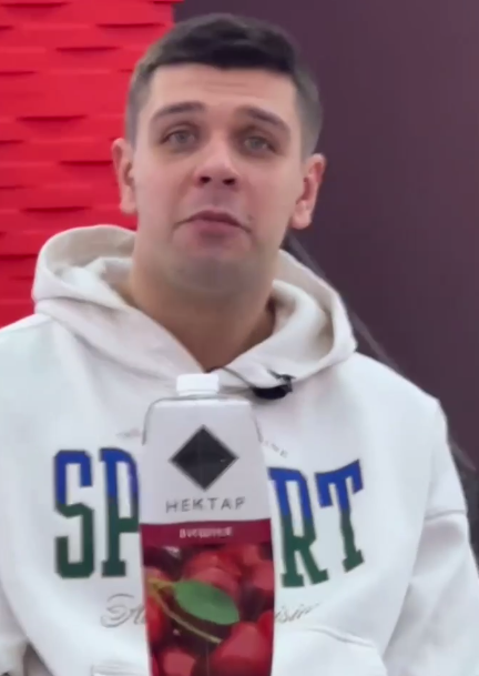 Дмитрий Мещеряков сделал Клавдии Безверховой непристойное предложение Дмитрий Мещеряков сделал Клавдии Безверховой непристойное предложение