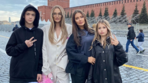 Экс-участницы дома 2 Виктория Боня и Алёна Водонаева познакомили детей