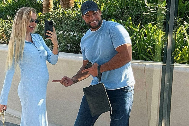 Марина Страхова родила первенца Экс-участница дома 2 Марина Страхова родила первенца