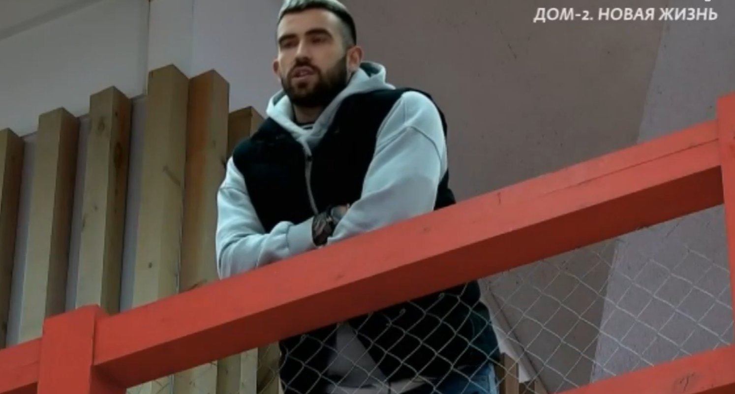 Игорь Григорьев защищает Квашникову от нападок участников Дома 2